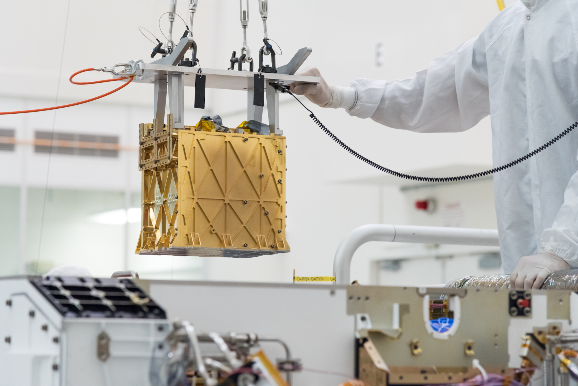 Image of the MOXIE device, which will isolate oxygen from Mars's atmosphere.