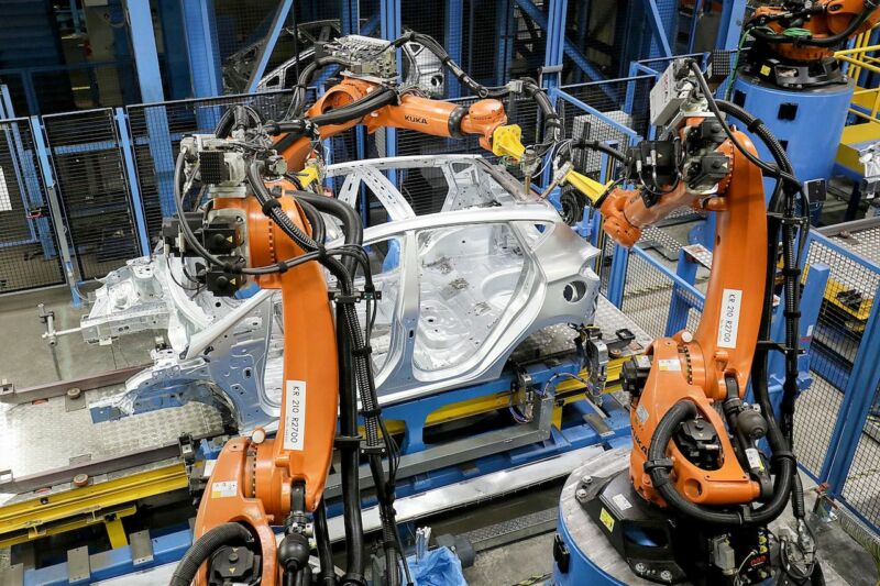 Ford is adding artificial intelligence to its robotic assembly lines.