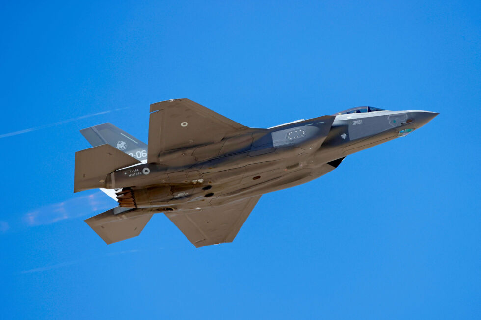 An Italian F-35 in flight (unlike the F-22, the F-35 is exported by the US to allied nations' air forces). Note again the sawtooth facets on the body panels—those are one of the secrets to screwing up an enemy's radar returns.